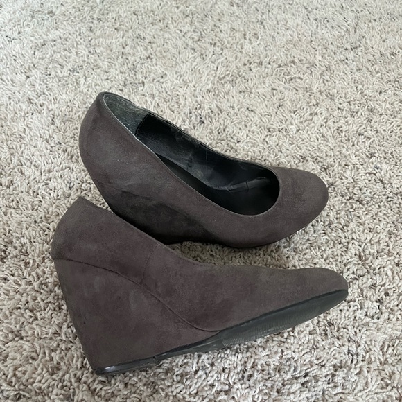 Call It Spring grey wedges - Picture 1 of 4